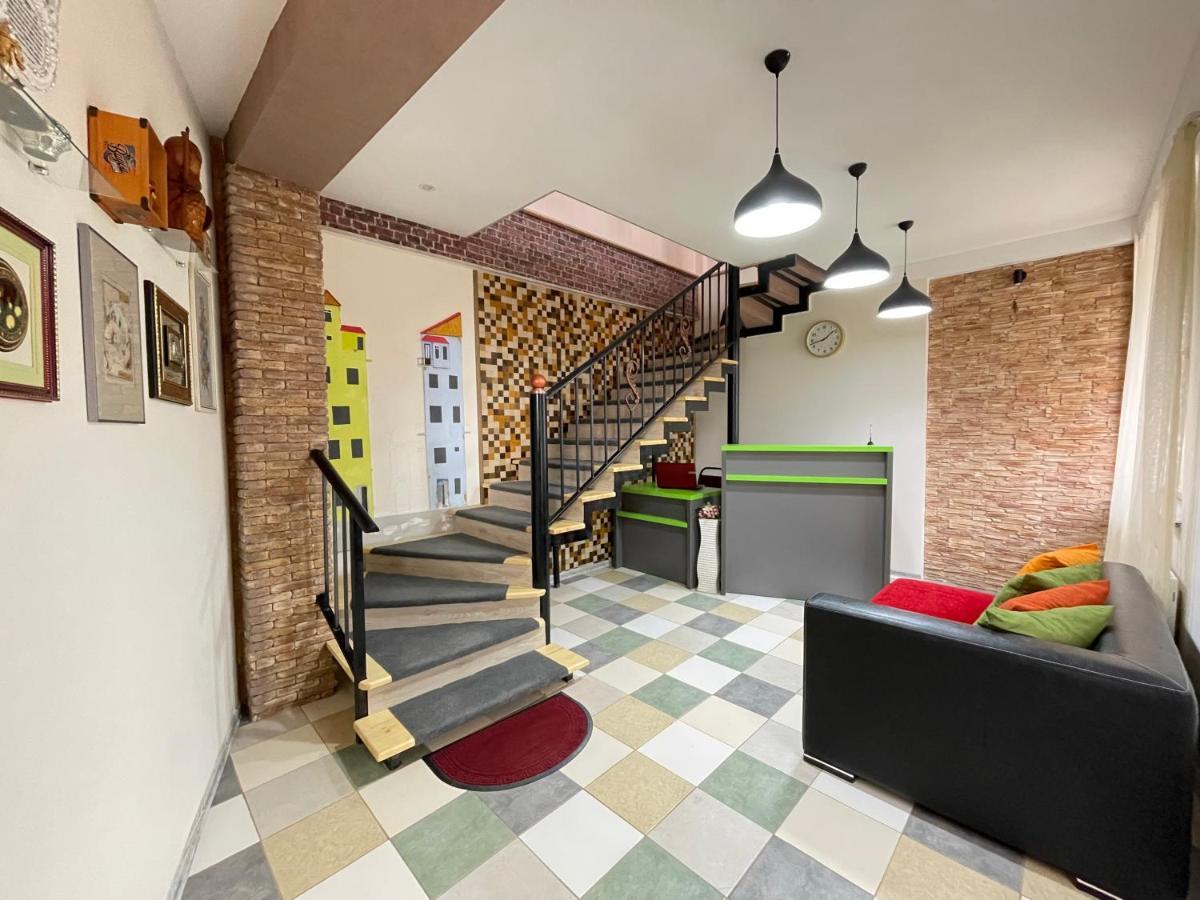 Hotel Tradicia Тбилиси Экстерьер фото