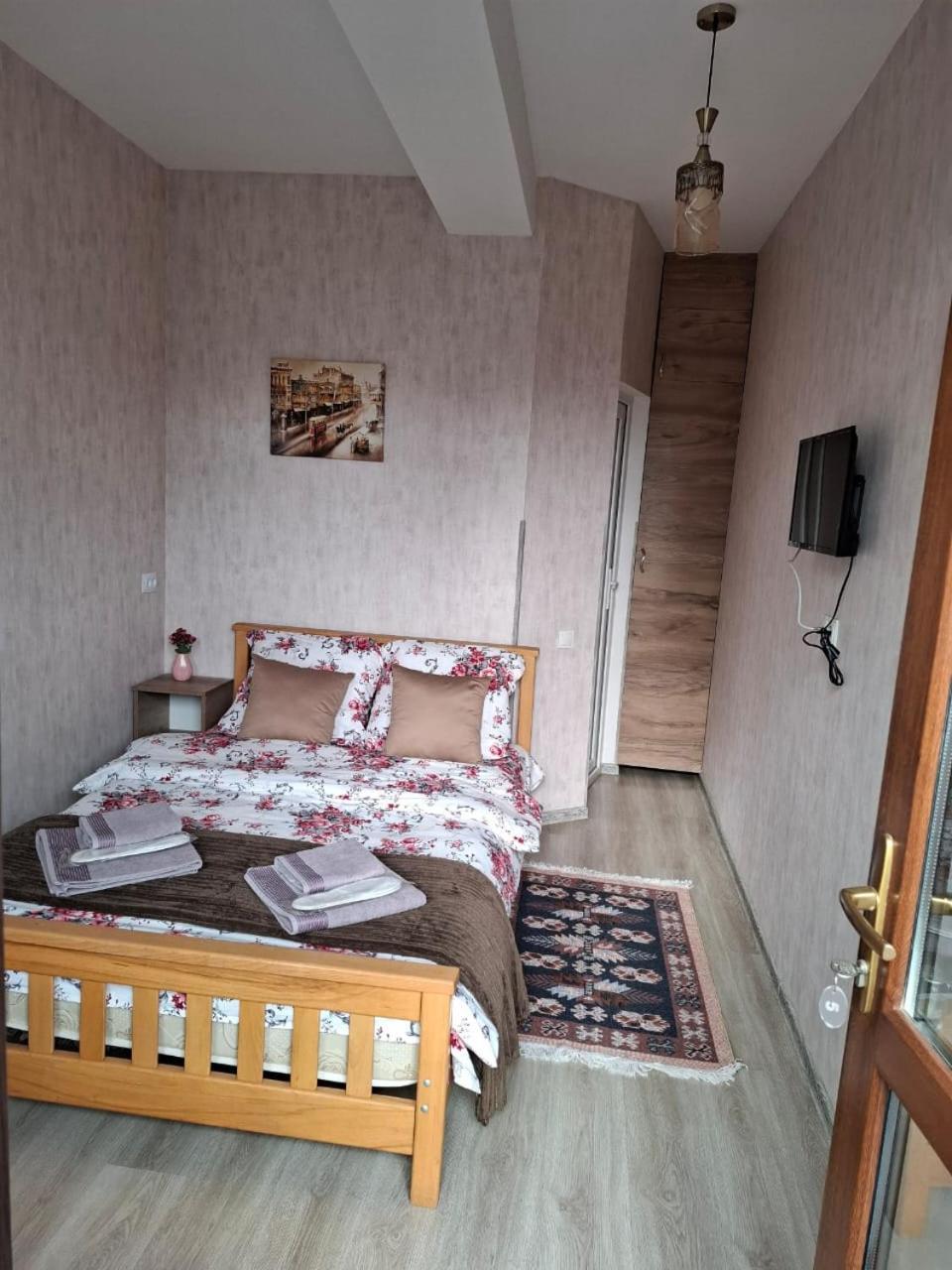 Hotel Tradicia Тбилиси Экстерьер фото