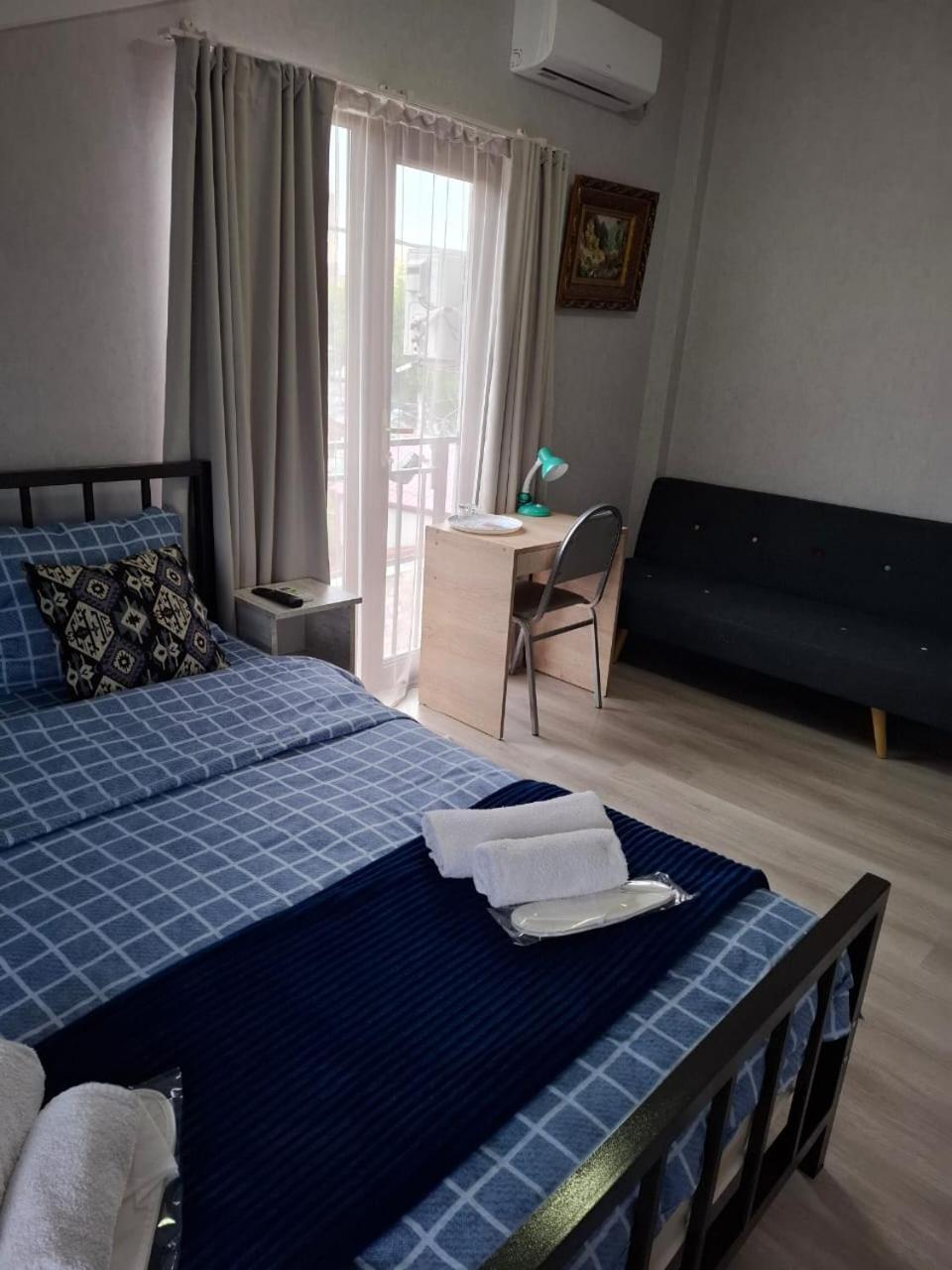 Hotel Tradicia Тбилиси Номер фото